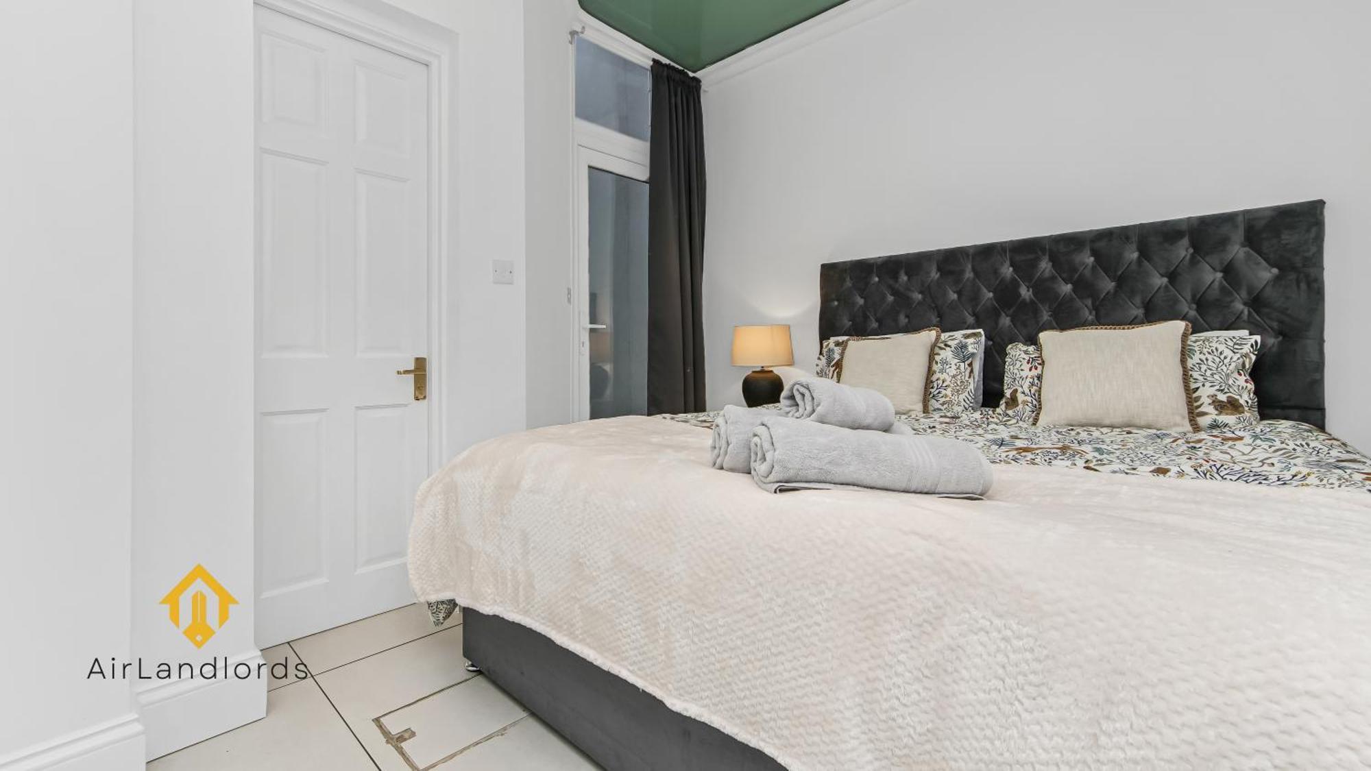 Exceptional 4 Bedroom House Paddington Station! London Exterior photo